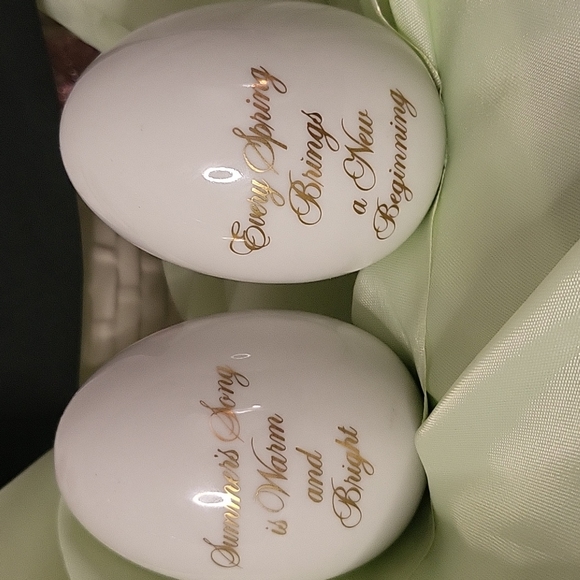 2 Avon porcelain eggs, Spring & Summer birds, vintage Four Seasons collection - Picture 2 of 8